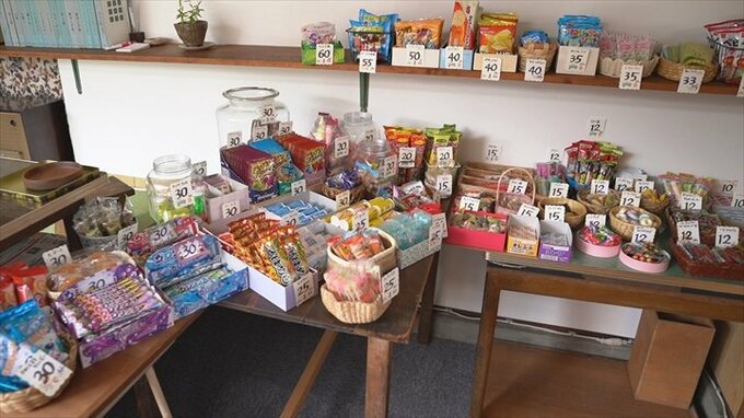 「大人も懐かしい子どもたちの居場所になれば」　本に出会える駄菓子屋さん　甲府市　|　山梨のニュース | ＵＴＹテレビ山梨