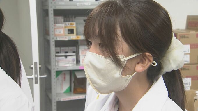 薬剤師が全国平均より70人少ない…人材不足の解消へ　高校生10人が職業見学ツアーで調剤を体験　|　大分のニュース｜OBS NEWS｜大分放送