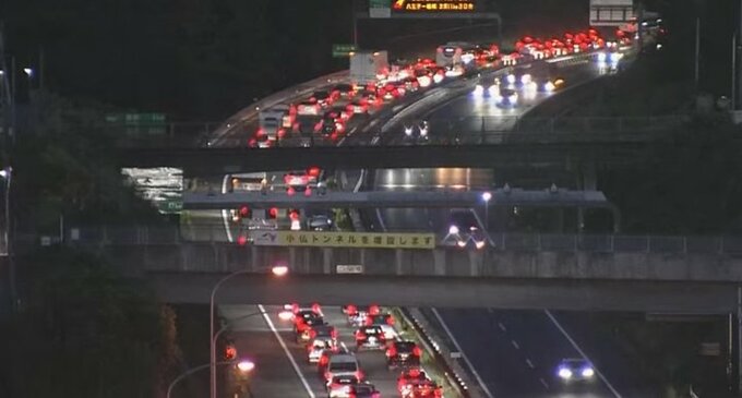 中央道上り線　相模湖IC付近を先頭に21km渋滞　【午後６時半現在】|TBS NEWS DIG