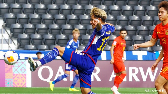 サッカーU23日本代表が白星発進　松木玖生の豪快ボレーで先制、前半退場者も10人で逃げ切る【パリ五輪予選】|TBS NEWS DIG