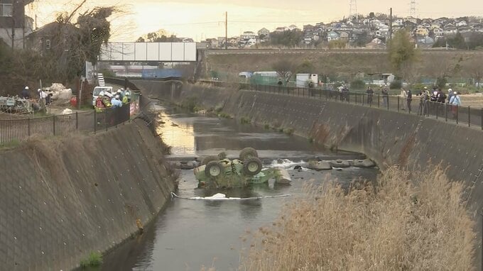 横浜市で重機が川に転落 運転手の60歳男性が搬送先の病院で死亡　警察は原因を捜査|TBS NEWS DIG