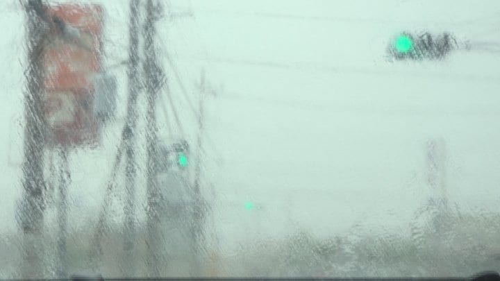 大気不安定　県内各地で強い雨　28日夜遅くにかけて雷を伴った激しい雨が　山梨