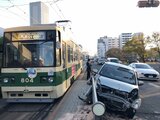 電停に軽乗用車が突っ込む事故　広島　|　RCC NEWS | 広島ニュース | RCC中国放送