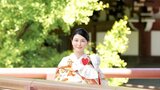 【橋本マナミ】第二子を連れて「お宮参り」祖母手製の産着を母から娘へ「健やかに育ちますように」|TBS NEWS DIG