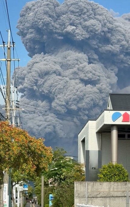 桜島で爆発 噴煙3500m「灰が雪みたい」各地で撮られた噴煙 MBC