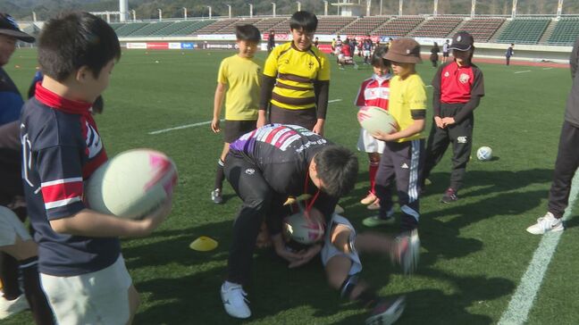 選手たちがいろいろ教えてくれた　ラグビー・リーグワン　中国電力レッドレグリオンズの選手が小中学生を指導　山口|TBS NEWS DIG