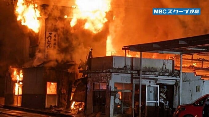 「台所付近から火が」住宅2棟が全焼、周辺の国道２時間半通行止め　鹿児島・大崎町|TBS NEWS DIG