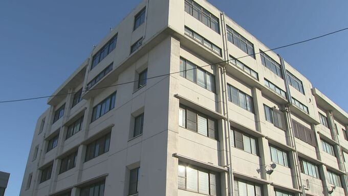 「殺そうとはしていない」商業施設の屋上約19ｍから女性（27）を落とそうとした疑い　自営業の男（41）を殺人未遂容疑で逮捕　広島|TBS NEWS DIG