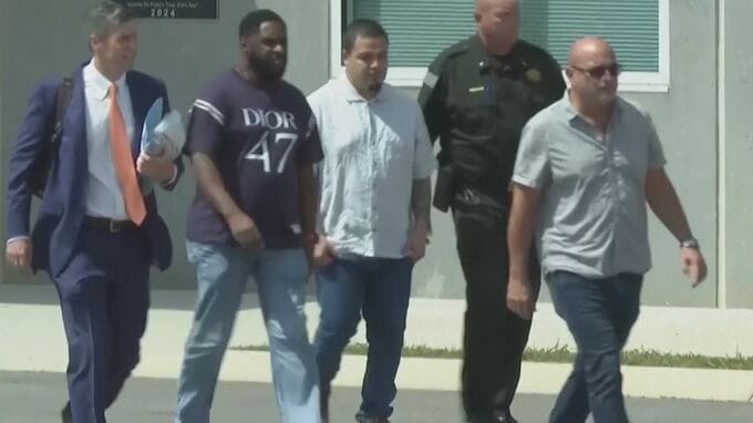 “手違い”で米から強制送還の男性　家族と再会へ　依然強制送還のリスクも|TBS NEWS DIG