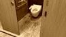 高速道路のサービスエリアのトイレでお尻から大量に出血し、痙攣している男性…「床一面にサラサラとした血が…」居合わせた人たちの行動に反響　高速バスの10分休憩で対応し、時間が過ぎてしまったけれど…「日本は良い国、すごい国」|TBS NEWS DIG
