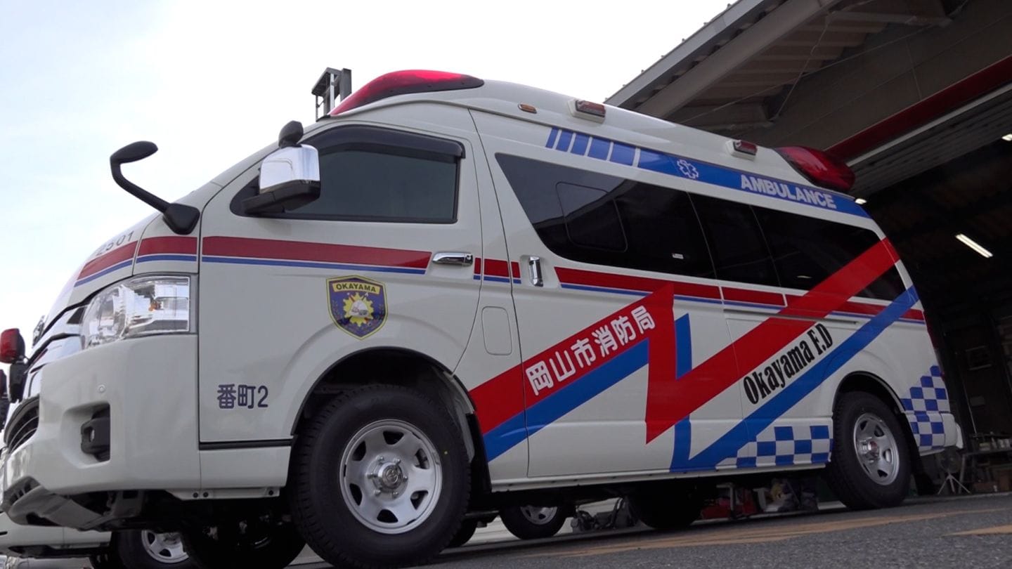 救急車3 岡山市消防局が新デザインの救急車を導入 従来の車両よりも目立つよう