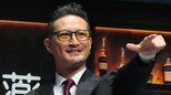 【 松岡昌宏 】巧みなシェイカー捌きのお手本は “マイク捌きの先輩” 　「ドラムの動きなんて一個も役に立ってない」|TBS NEWS DIG