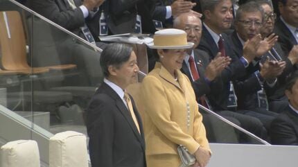 約2万人が沿道で歓迎「すごく美しくてオーラが…」天皇皇后両陛下の訪問