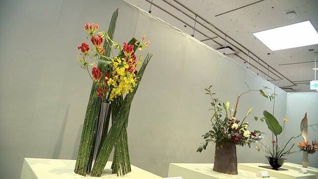 「岡山県華道連盟」16の流派が558点を展示　春を感じさせる鮮やかな色合い|TBS NEWS DIG