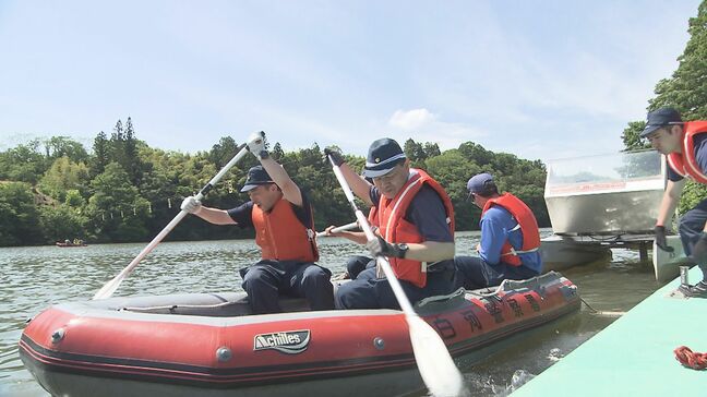 浮き輪を投げる際は要救助者の後方に 出水期前に県警が災害救助訓練 福島|TBS NEWS DIG
