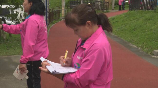 「楽しく笑顔があふれる公園に」地域の遊び場の安全点検 児童委員ら うるま市石川区伊波 |TBS NEWS DIG