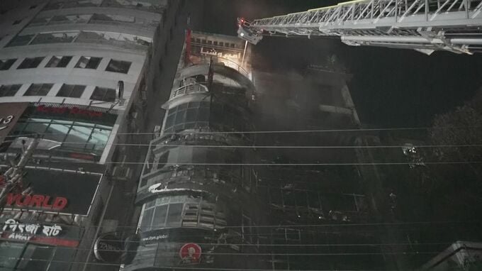バングラデシュの商業施設で火災　少なくとも43人死亡　22人負傷