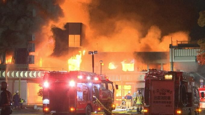 出雲市の商店街で発生した大規模火災　全焼した建物は21棟　出火場所は飲食店の2階住居部分と判明|TBS NEWS DIG