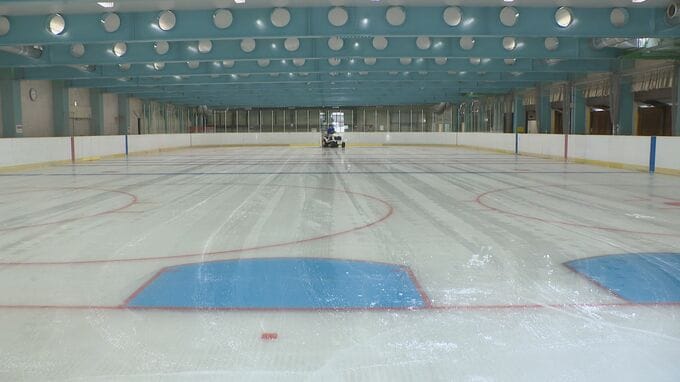 大雨で浸水し営業休止していた石川県内唯一のアイスリンクが7か月半ぶりに20日から再開へ 金沢市 |TBS NEWS DIG