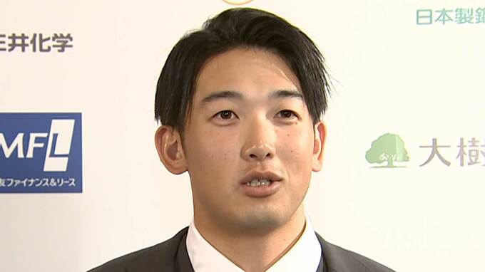 DeNA･山本祐大「プロ入る前から守備の方は誰にも負けない」独立リーグ出身初栄冠 早くも来季へ「イメージとかプランとかも立てている」【GG賞表彰式】|TBS NEWS DIG