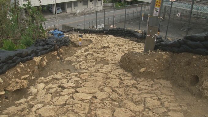 戦乱の世で護佐丸妻の袖を矢が切り裂いた坂「野嵩スディバナビラ石畳道」　県指定史跡に指定へ|TBS NEWS DIG