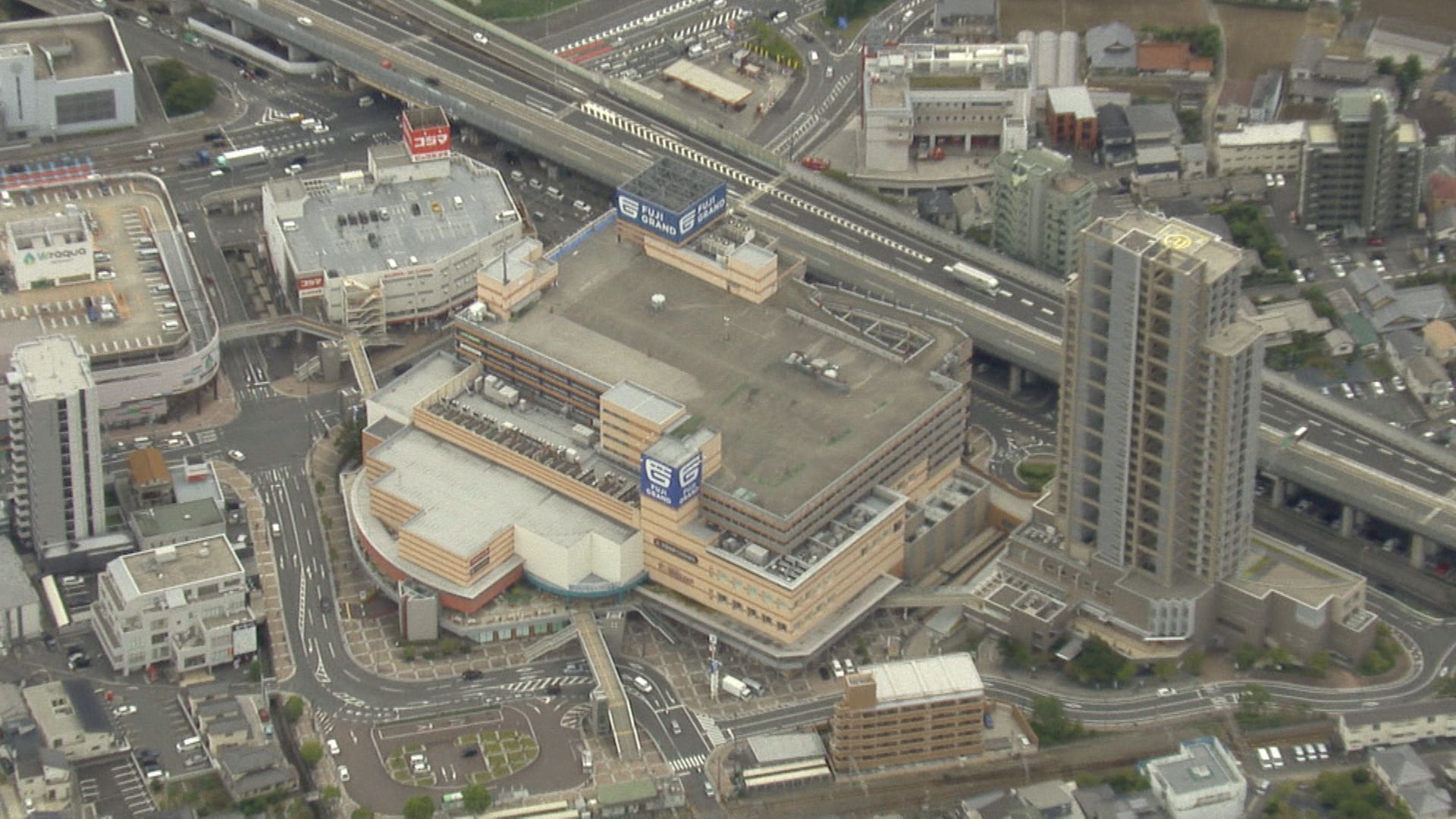 フジグラン緑井 臨時休業 受水槽が故障 再開のめど立たず 8日から営業再開 Tbs News Dig 1ページ
