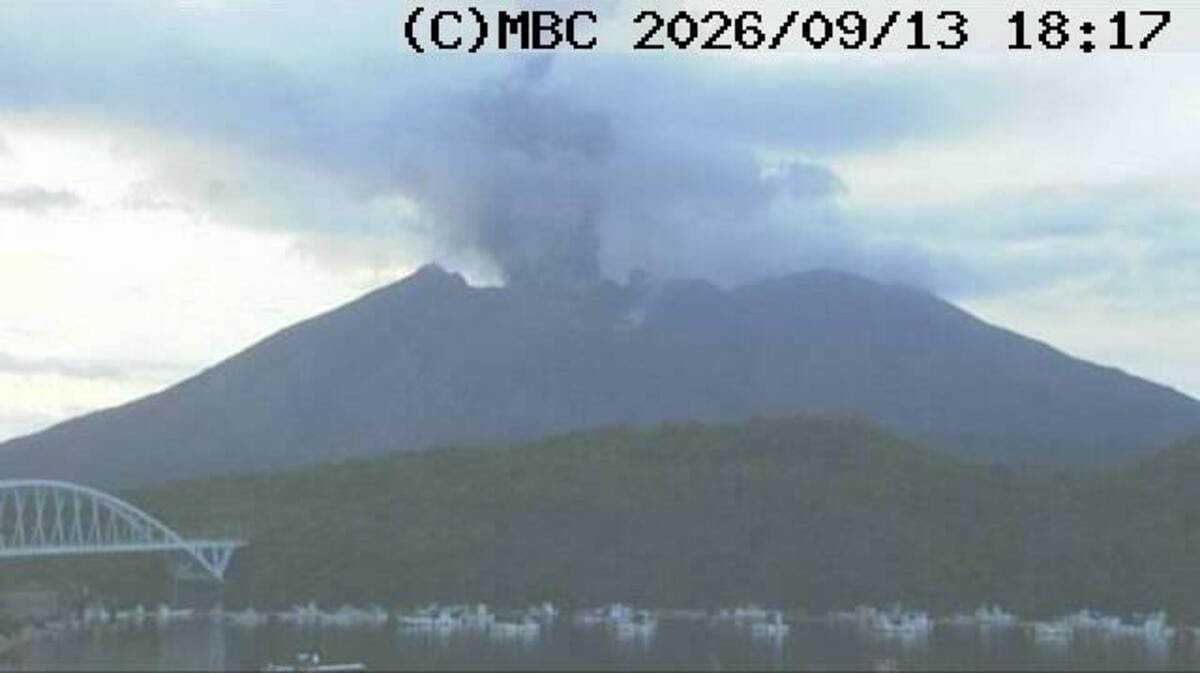 桜島再び噴火　噴煙の高さ２０００ｍ