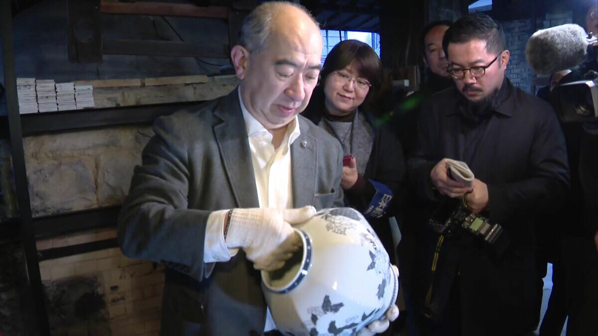 人間国宝 今泉今右衛門 14代目 有田焼 人間国宝認定記念 十四代今泉今右衛門展のお知らせ｜有田観光協会 あり