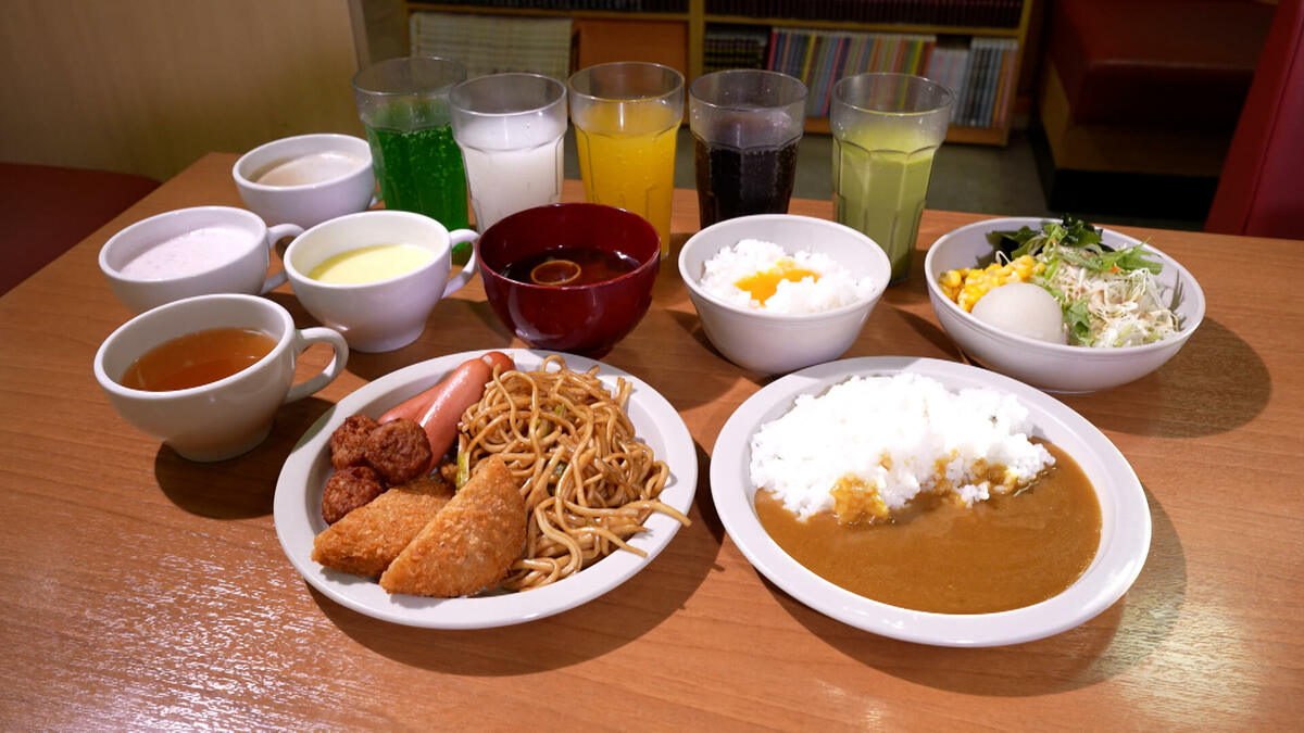 まんが喫茶でバイキングが楽しめる！？80分間で11種類の食べ放題に、ドリンクやスープも飲み放題！東海地方の“激安食べ放題”モーニングを調査！【デララバ】