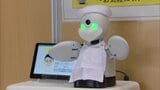 分身ロボットが来館者を案内 障害や難病のある人が自宅から遠隔操作「誰でも社会参加できる場所を」福岡市が病院で実証事業 | 福岡のニュース|RKB NEWS|RKB毎日放送