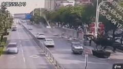 中国山東省　飲酒運転でバス停に車が突っ込む事故　6人死亡| TBS CROSS DIG with Bloomberg