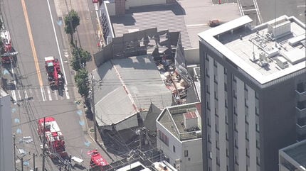 倒壊した建物 解体業者の届け出は築42年、実際は築56年 現場責任者とみ