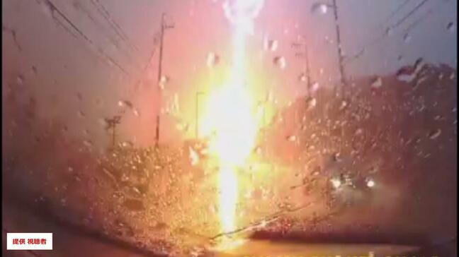 「恐怖を感じました」車の運転中、目の前で雷が…ドライブレコーダーが捉えた落雷の瞬間 台風13号の影響も…|TBS NEWS DIG