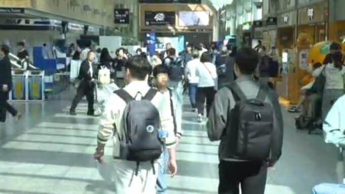 連休をふるさとで…GW帰省ラッシュ 松山空港　|　愛媛のニュース - Nスタえひめ｜あいテレビは6チャンネル