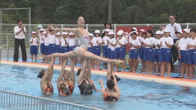 被災地・能登島小学校に新プール アーティスティックスイミング元日本代表らが記念演技　|　石川県のニュース｜MRO北陸放送
