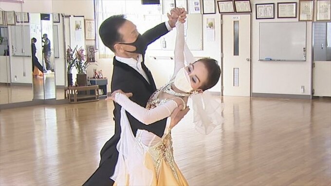関東甲信越の競技ダンス大会で優勝した山梨県勢　その強さの源は68歳のレジェンド先生にあり！　|　山梨のニュース | ＵＴＹテレビ山梨