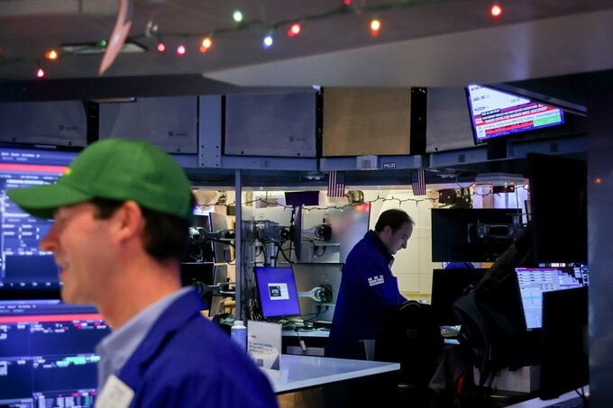 世界で利下げ観測後退、追加緩和なし織り込む－日銀利上げほぼ確実視