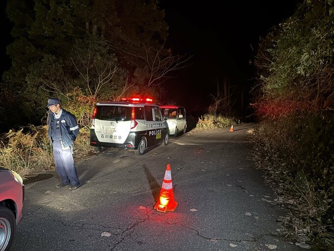 車盗んだとみられる男が逃走中に崖下転落 救助も窃盗疑いで捜査 石川・能美市|TBS NEWS DIG