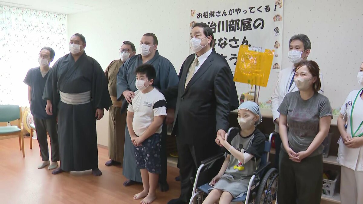 食べる量とか握力とかすごかった」「一生の宝物」 大相撲・力士が小児