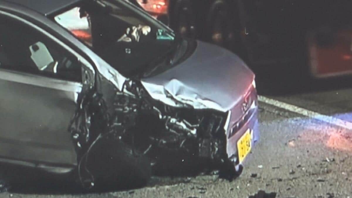 青森県深浦町「大間越トンネル内」での車同士の交通事故発生時に大けが