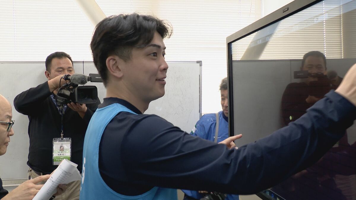 春季キャンプを前に ドラゴンズ新入団選手9人が視覚機能の検査 動体視力や遠近感など10項目を測定