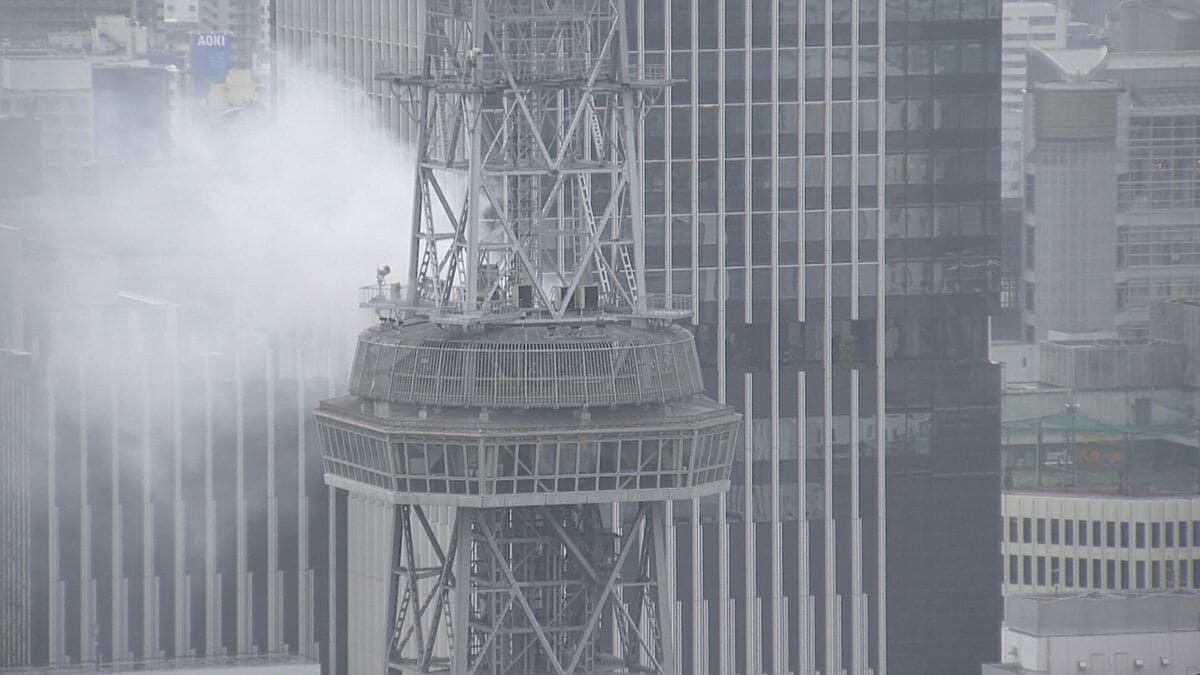 名古屋の中部電力MIRAI TOWER（テレビ塔）から煙が上がる 消防車など20台が出動 消火活動中【速報】