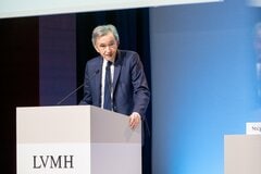 欧州一の富豪アルノー氏、LVMH支配強化－一族の持ち分50％突破| TBS CROSS DIG with Bloomberg