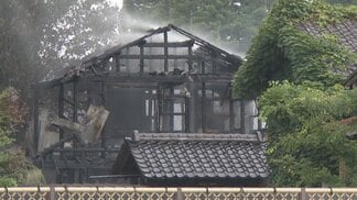 焼け跡の遺体は94歳男性と判明…建物「南側」から出火したとみて引き続き火元など調べる　富山・砺波市　|　富山のニュース｜天気・防災｜チューリップテレビ