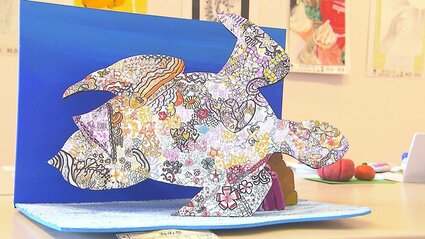 小中学生の768点の絵画と工作を展示 「福田平八郎賞」・「朝倉文夫賞