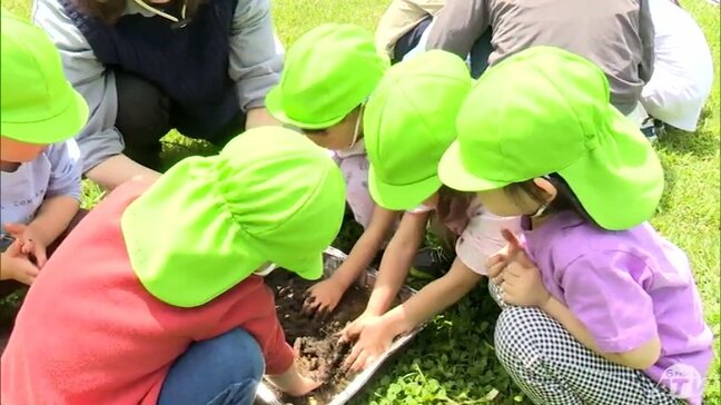 「ベトベトだけれども楽しい！」園児たち28人が『種ばくだん』でガーデニング！　17種類の花や野菜の種を土でこねこね|TBS NEWS DIG
