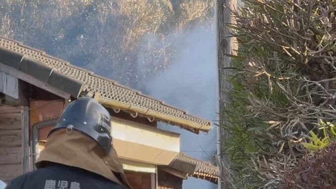 「倉庫が燃えている」倉庫1棟が全焼　日置市伊集院町　鹿児島|TBS NEWS DIG