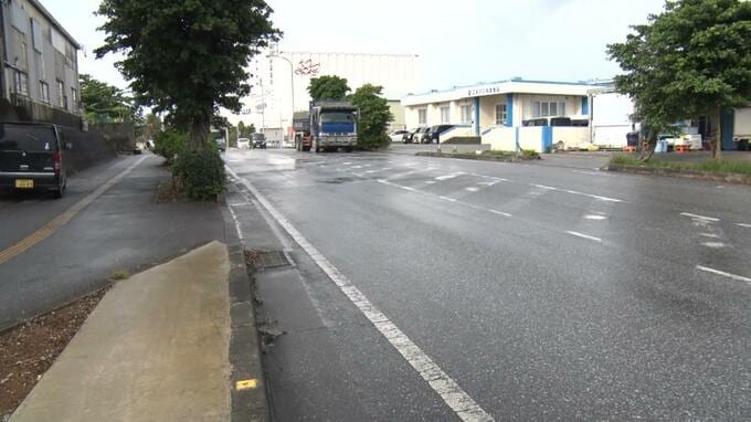 国道を横断の83歳男性が軽乗用車にはねられる　首を骨折の重傷　宮古島市|TBS NEWS DIG