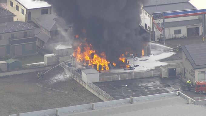 茨城県結城市のタイヤ販売店で火事　タイヤ約800本などが焼ける　従業員にけがなし|TBS NEWS DIG