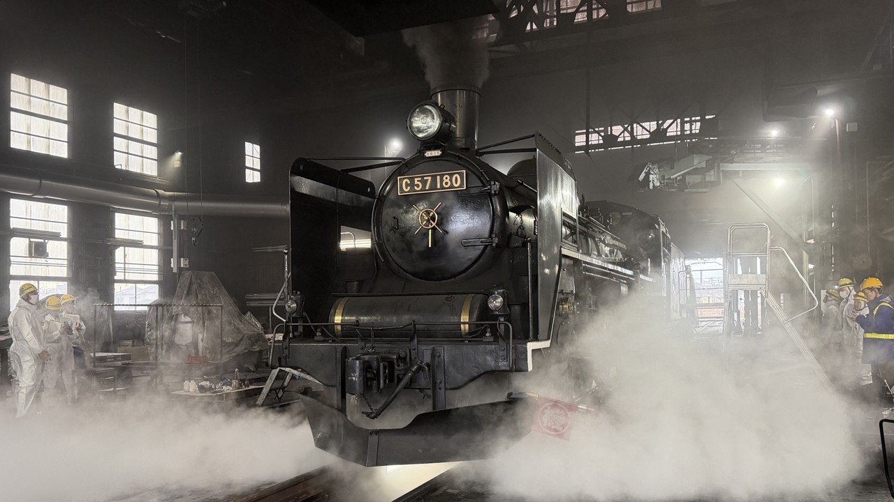 80歳の“貴婦人” SL「C57 180号機」冬のメンテナンスに密着「手をかけた